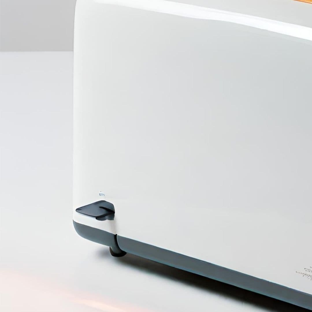 Efficient 2-Slice Toaster 3